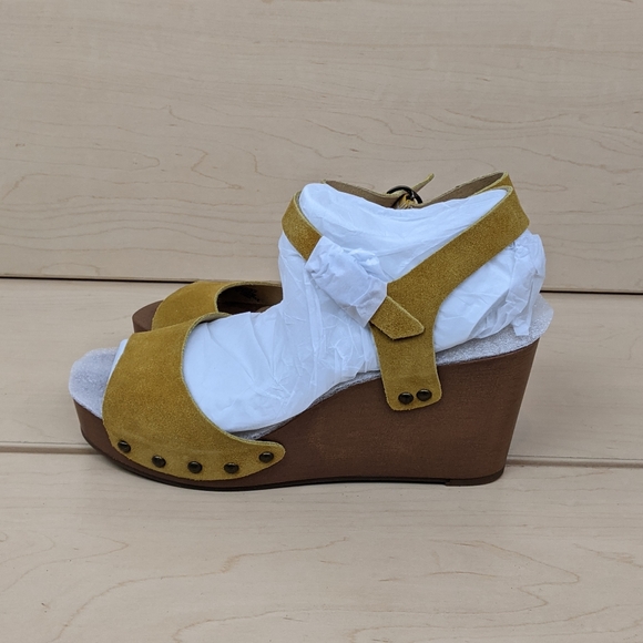 Lucky Brand | Yellow Zashti Heels - Picture 6 of 10